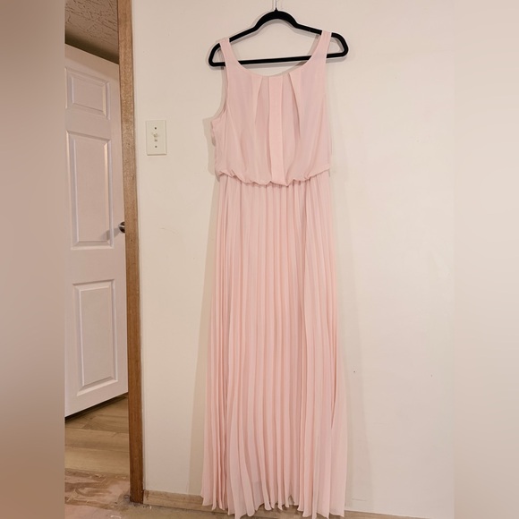 B. Darlin Blush Pleated Maxi Dress | Prom Dress | Bridesmaid Dress | Size 13/14 - Picture 4 of 10